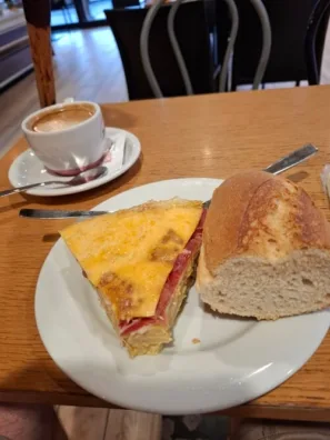 tortilla de patatas varianta šunka nahoře