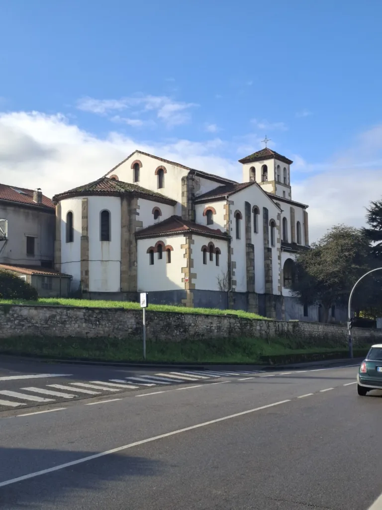 Aviles Parroquia de San Vicente de Tresona