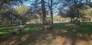 Kamenné lavice da Mota