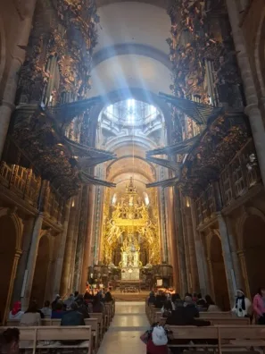 Katedrála Sv. Jakuba Santiago de Compostela1 hlavní loď