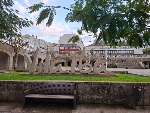 Vilalba park s&nbsp;hřištěm uprostřed města